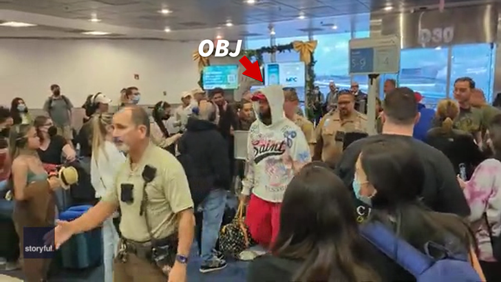 Odell Beckham, Uçak Olayı Sırasında Kızgın Yolcuya Bağırdı, Polis Video Gösterileri