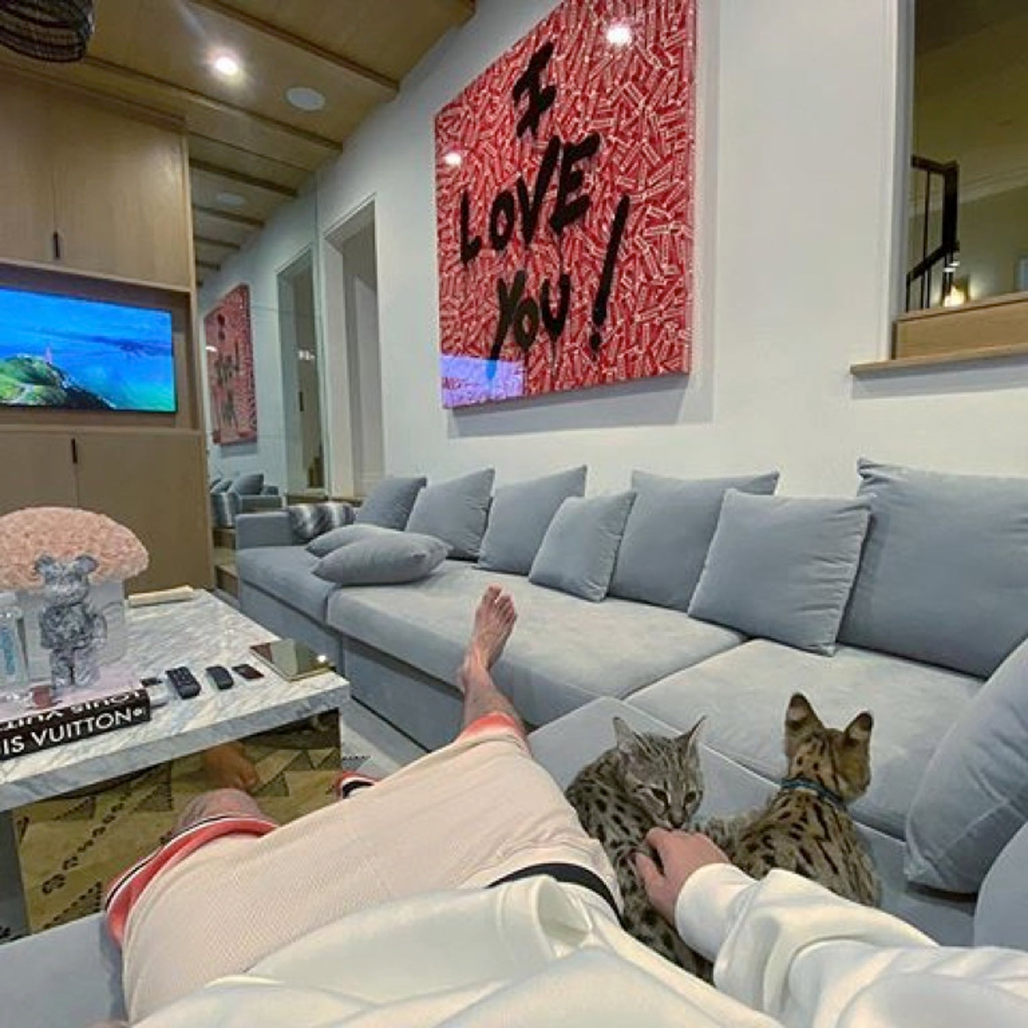 Justin Bieber Casually Puts Home On The Market Shares Rap Song