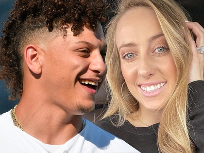 Patrick Mahomes Fiancée's 'Team Brittany' Shirts Flying Off Shelves, 2K  Sold In 1 Day