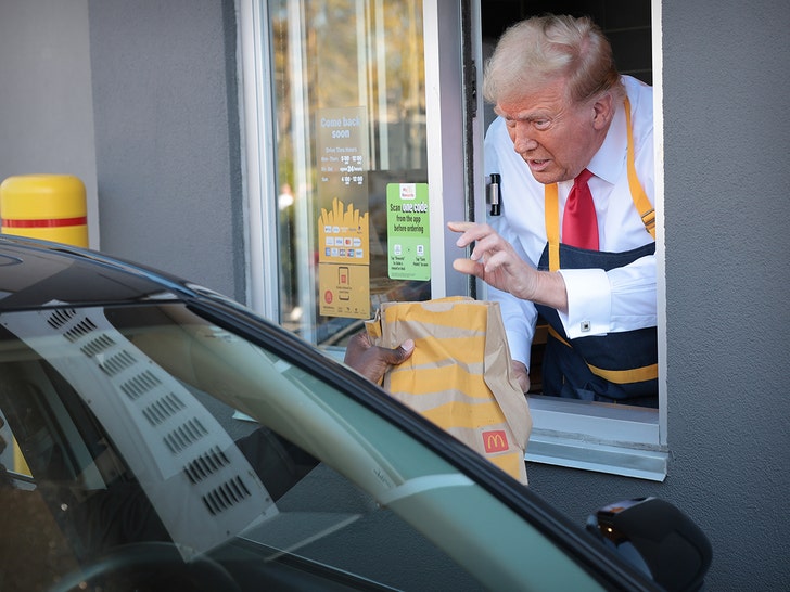 Donald Trump Bekerja di McDonald's