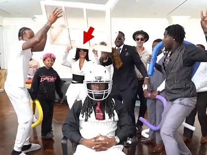 090225_kai_cenat_kim_kardashian-primary