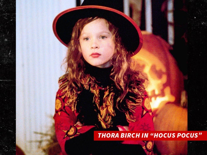 'Hocus Pocus' Actress Thora Birch Blows Up at Autograph Seeker on Video 1 Thora Birch in Hocus Pocus alamy