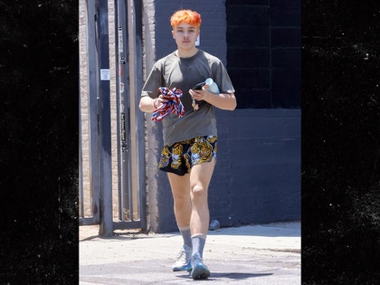 Knox Jolie-Pitt backgrid 1
