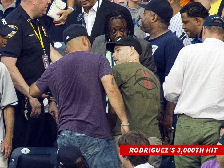 Famous baseball collector Zack Hample catches home runs by Didi