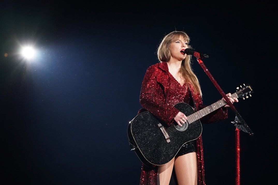 Taylor Swift Performs in Tokyo