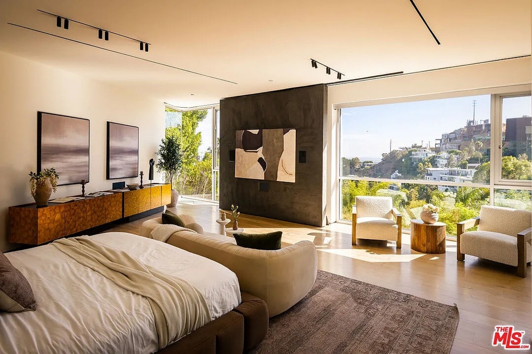 Christine Quinn and Christian Dumontet Home 14