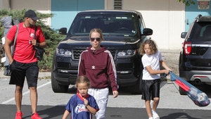 Kendra Wilkinson & Hank Baskett Still One Big Happy Family Amid Divorce