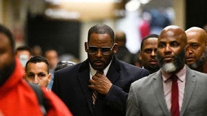 R. Kelly Ponies Up $62k in Back Child Support to Avoid Jail