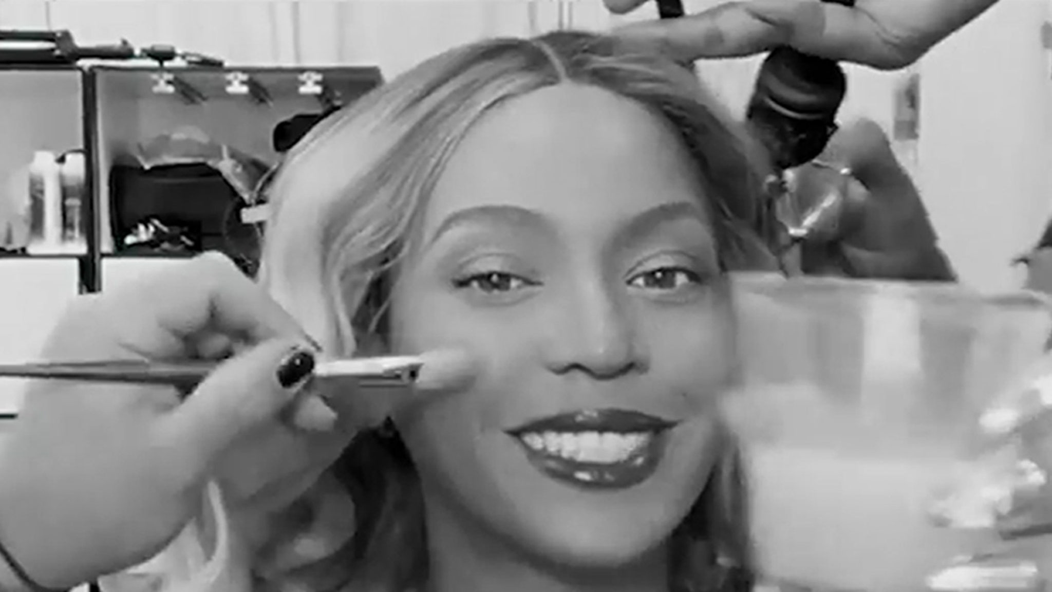 Beyoncé se afasta das fotos e se alonga com os filhos no trailer da turnê ‘Renaissance’