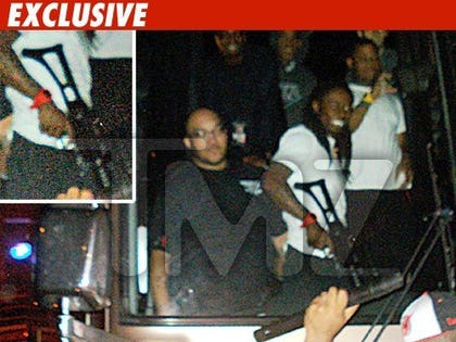 1218_lil_wayne_gun_ex_3
