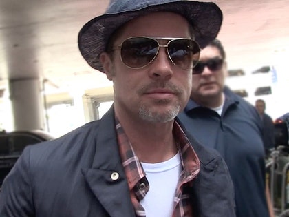 0907-bradd-pitt-netral-tmz