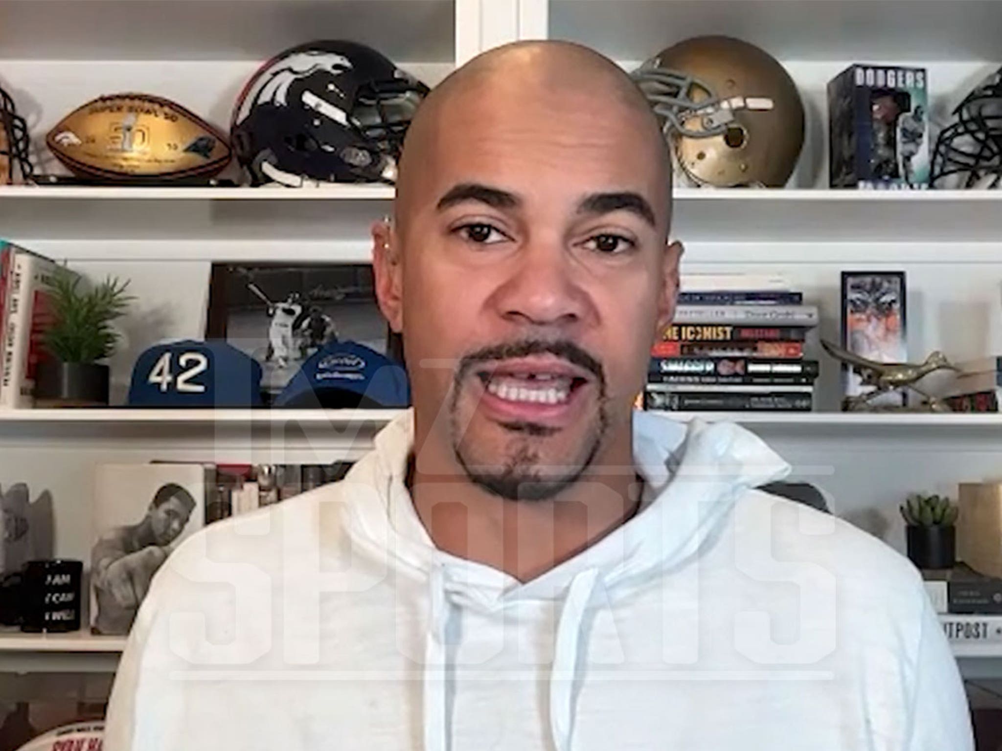 tmz.com - TMZ Staff - Ex-Notre Dame Star, Team Broadcaster Ryan Harris Slams CFP Committee After Snub