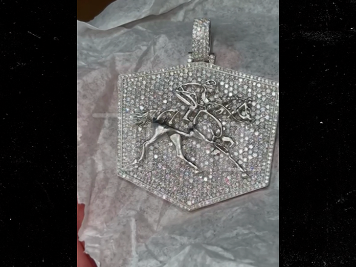 050626_lil_yachty_chain_kal