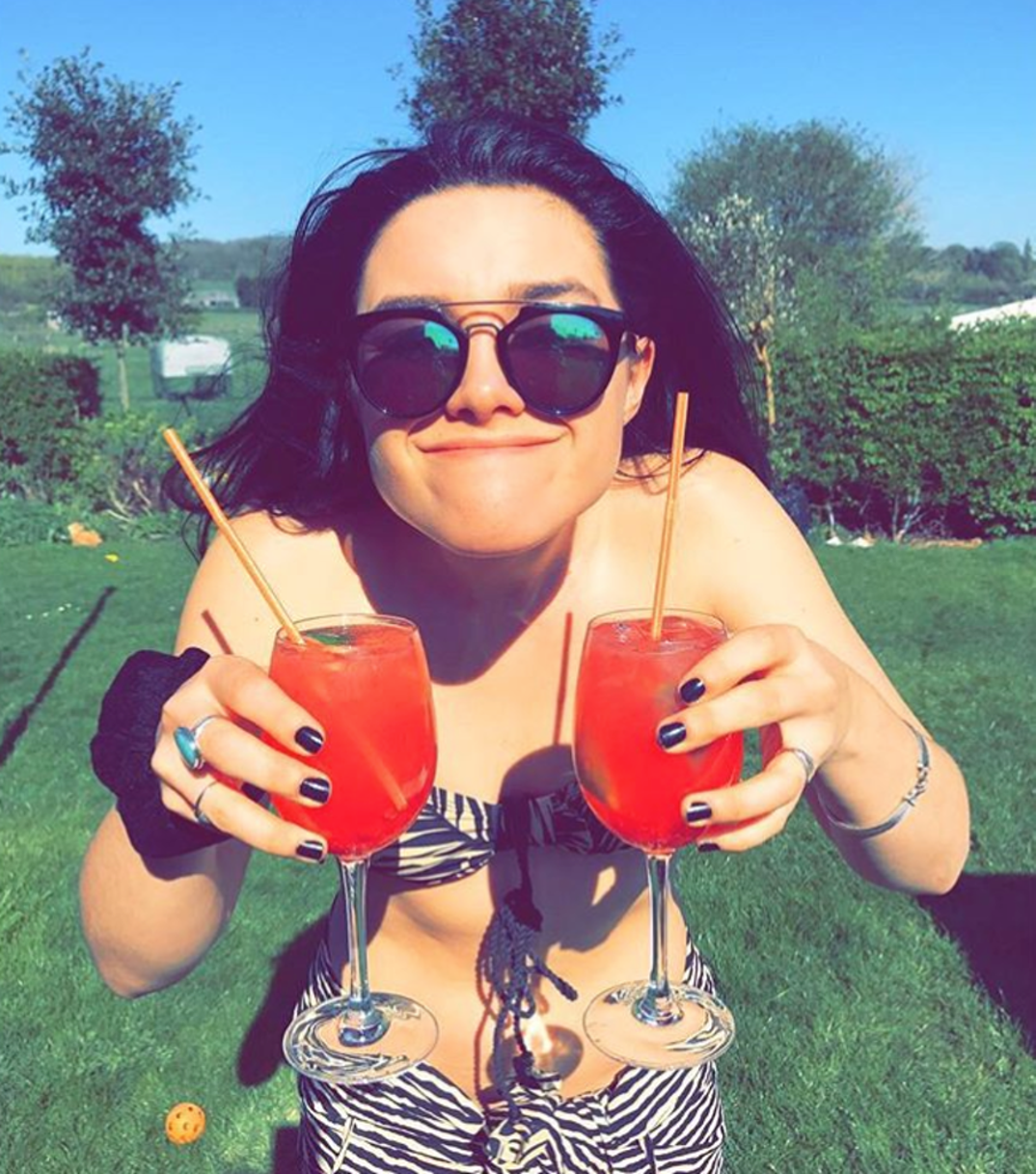 florence-pugh-hot-photos0