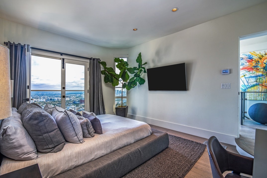 Nicole Scherzinger Relists LA Home 13