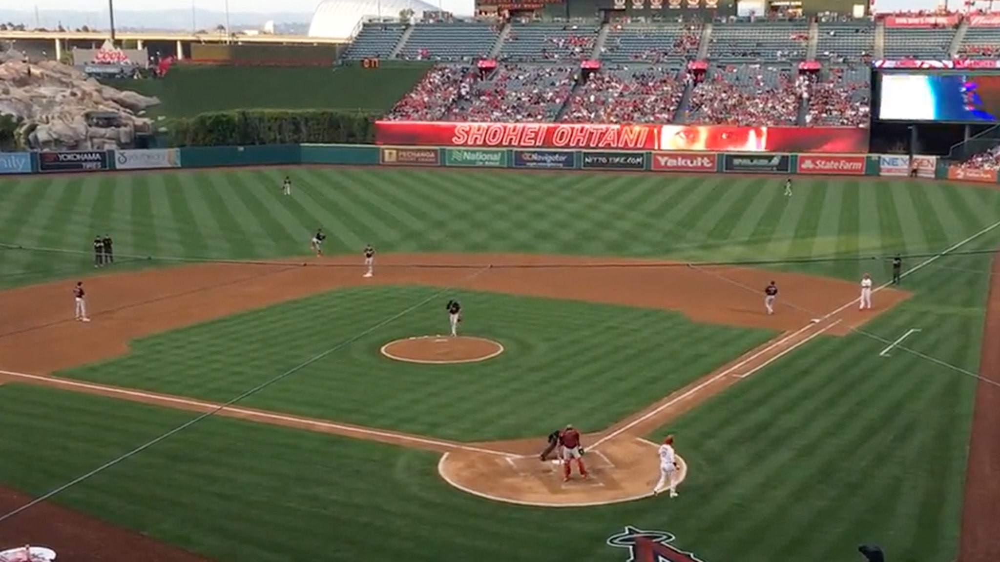 L.A. Angels Play Nickelback Songs To Try To End 13-Game Slide, Team Still  Loses