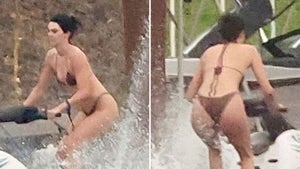 0912-Kendall-Jenner-Tiny-Bikini-Jet-Ski-Washington-PRIMARY-2