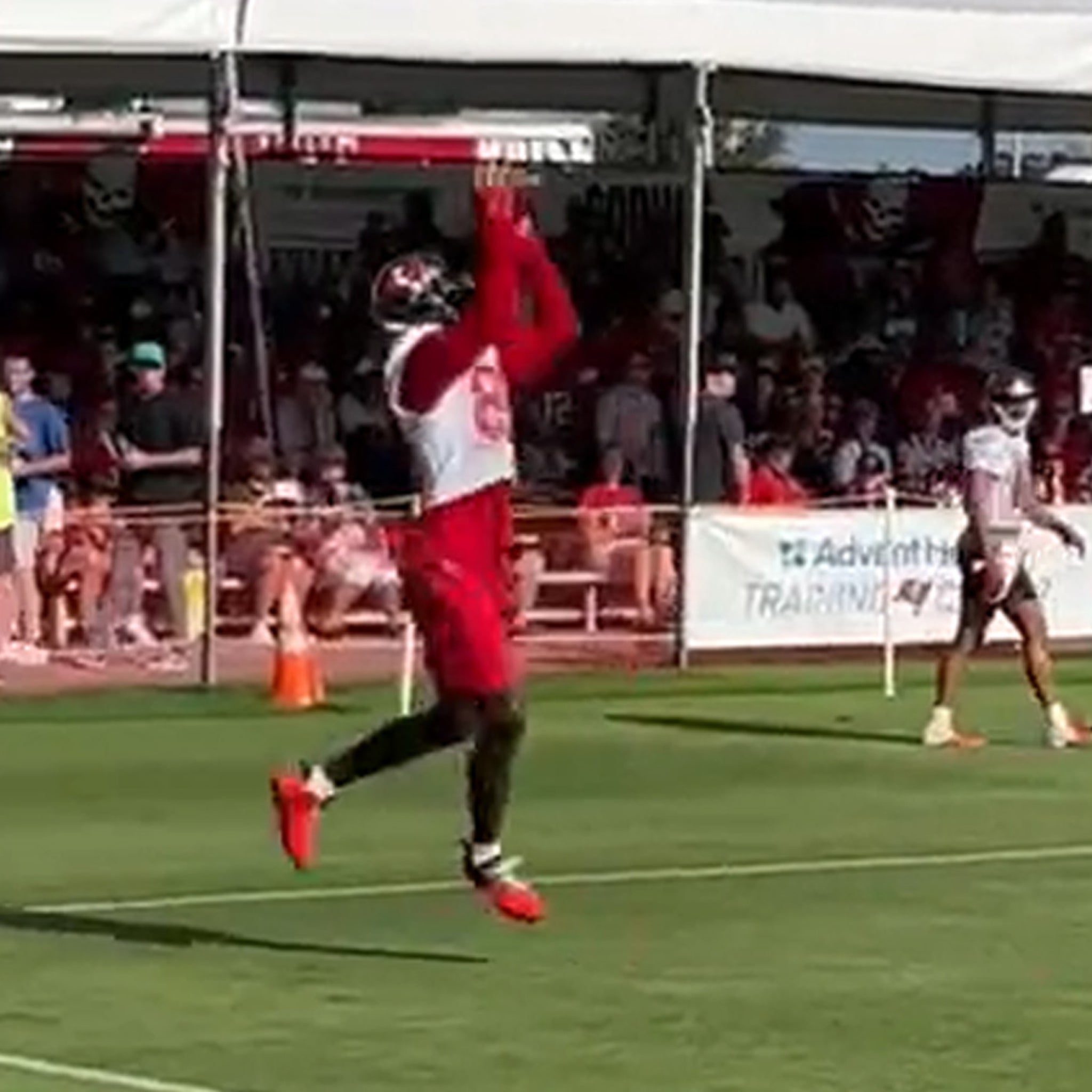 NFL: Julio Jones makes diving catch from Tom Brady at Bucs practice