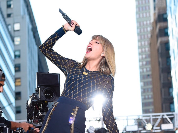 Taylor Swift GMA Performances