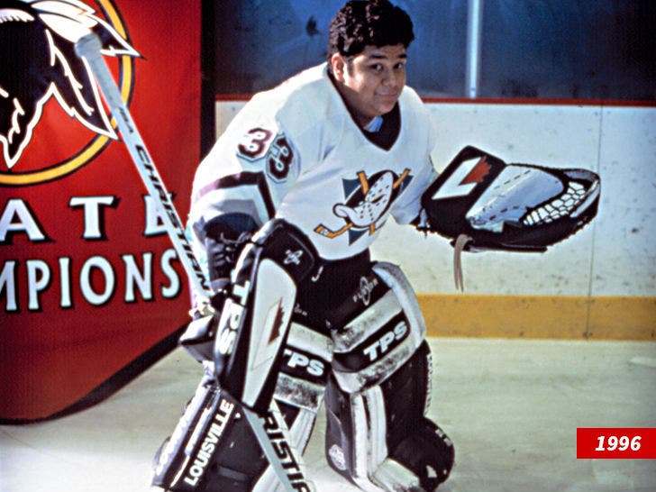 Mighty Ducks' Goalie Shaun Weiss Checks Into Rehab After Drunken :: 0806-shaun-weiss-mighty-ducks-everett-3