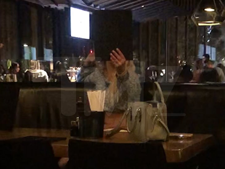 Britney Spears acting 'manic' in a restaurant