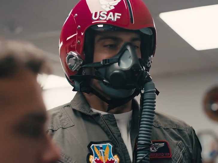 Jimmy Garoppolo Flies In F-16 Fighter Jet, Pulls 9 Gs!