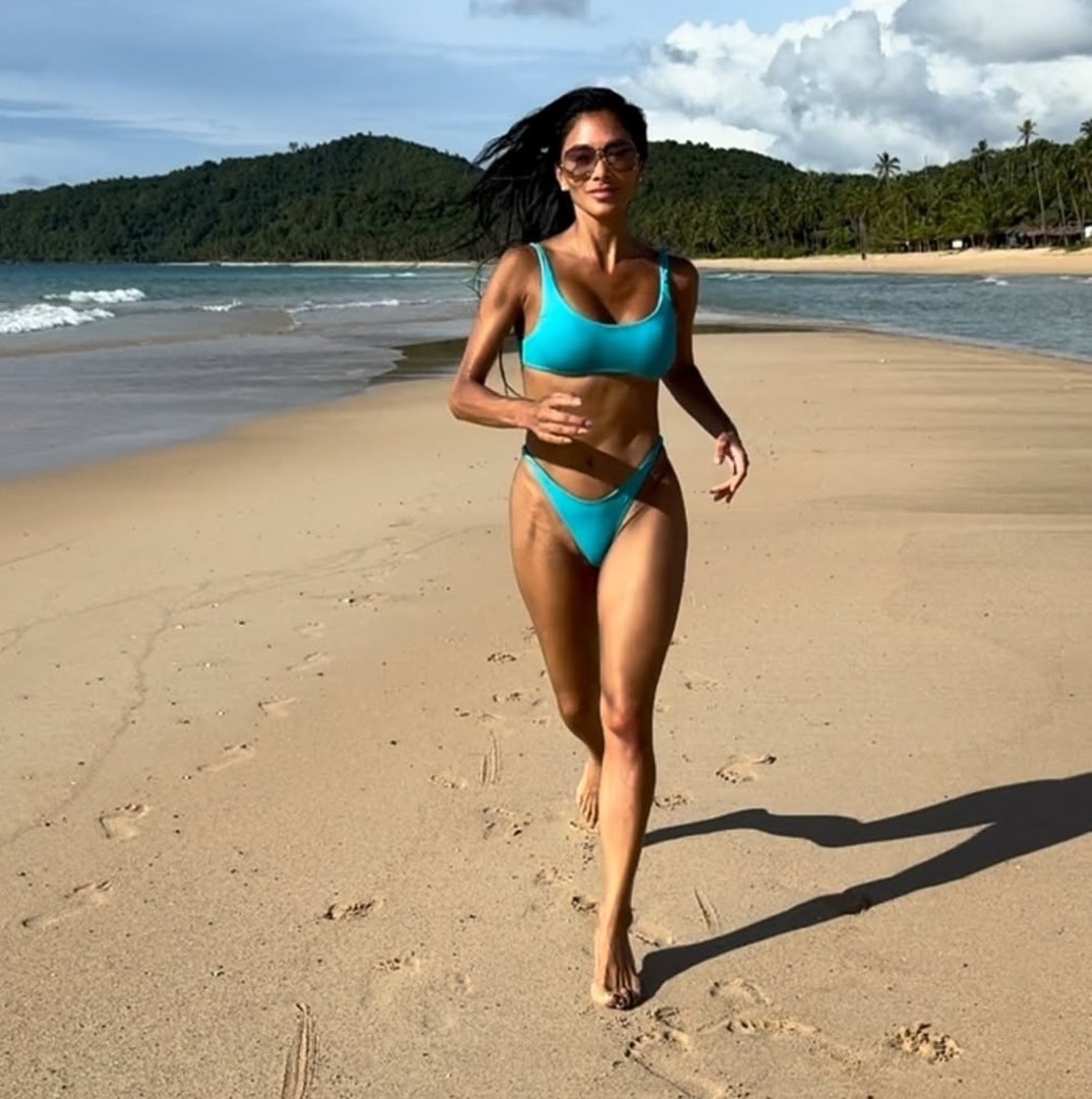 Nicole Scherzinger Blue Bikini Hot Shots 4