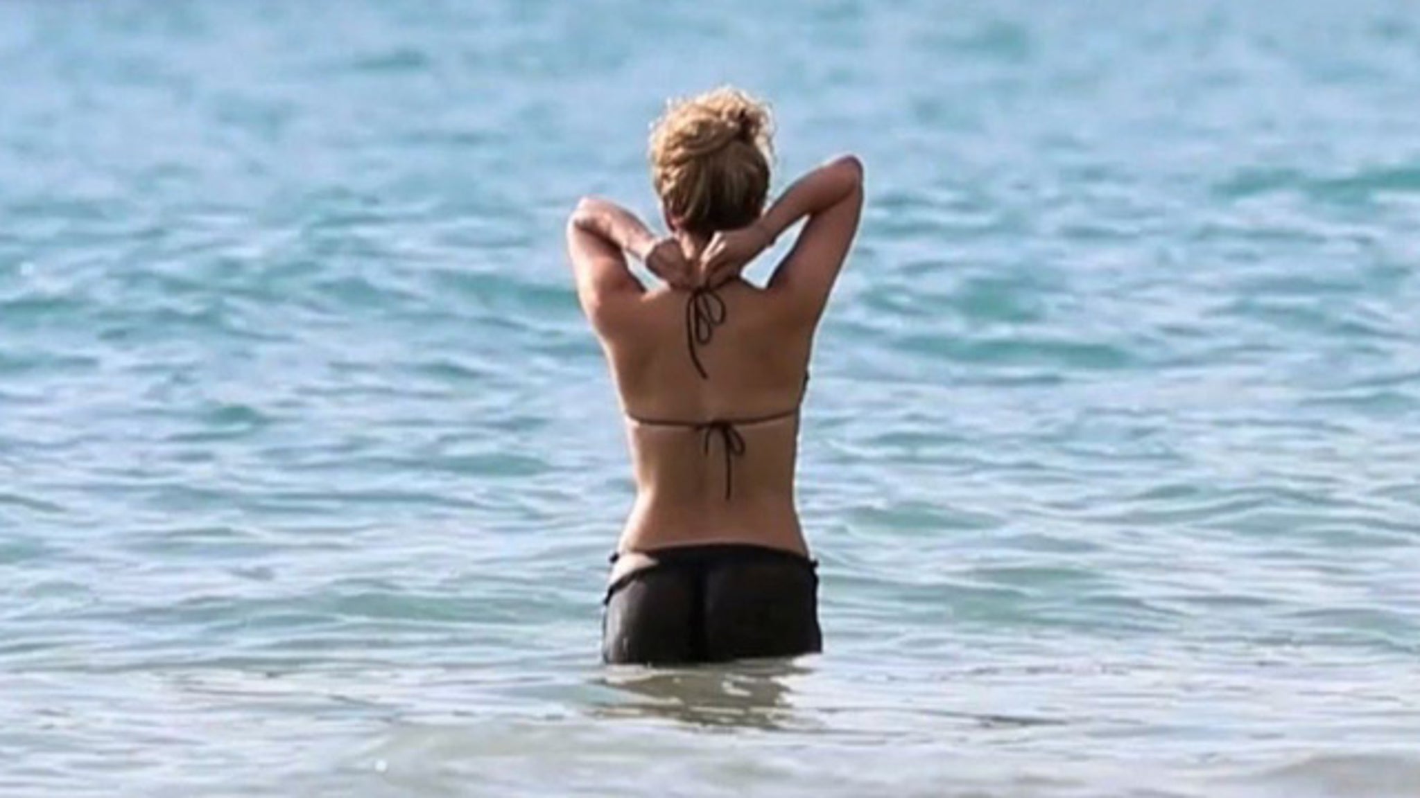 Shakira's Butt -- Stirs G-String Mystery on the Beach