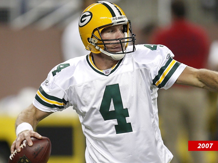 Brett Favre Open To NFL Broadcasting Career, 'I Would Consider It'