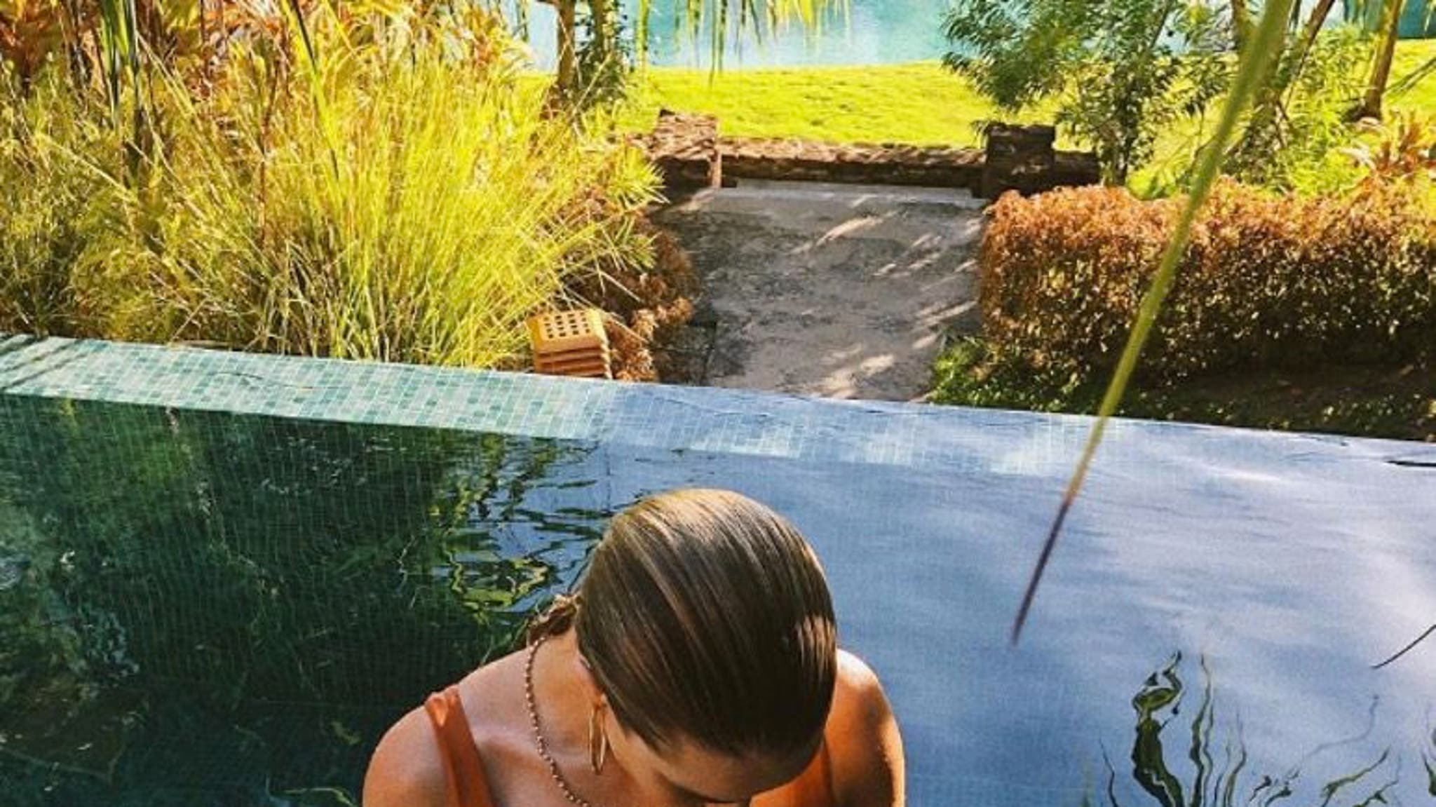 Rosie Huntington-Whiteley's French Polynesia Vacation