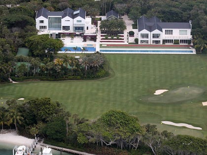 0808-TIGER-WOODS-wenn-house