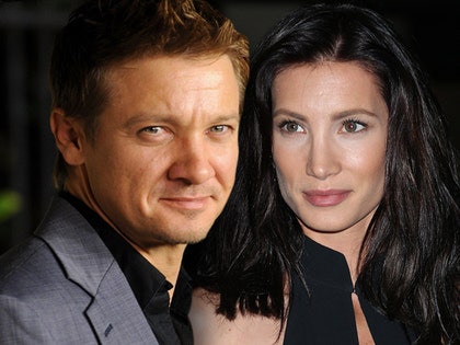 0416_jeremy-renner-sonni-pacheco_getty-03