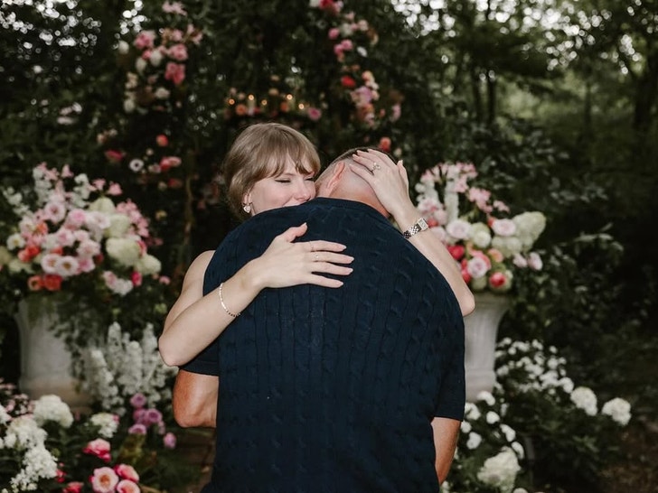 Taylor Swift Travis Kells Engagement 1