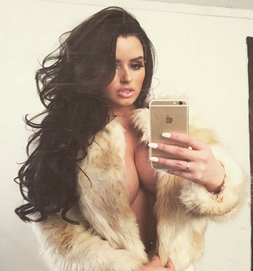 Abigail Ratchford Sexy Snapshots_photos_01116