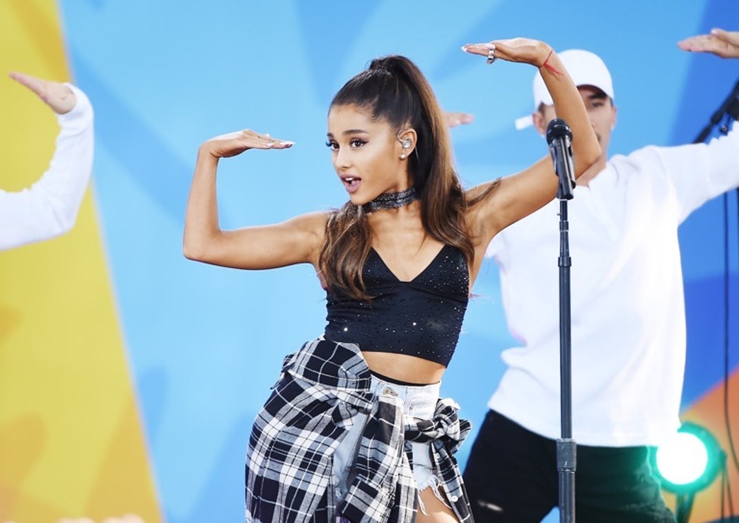 0302_ariana_grande_performance_08