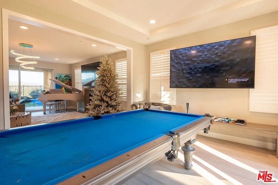 Blueface Blue Home For Sale 11