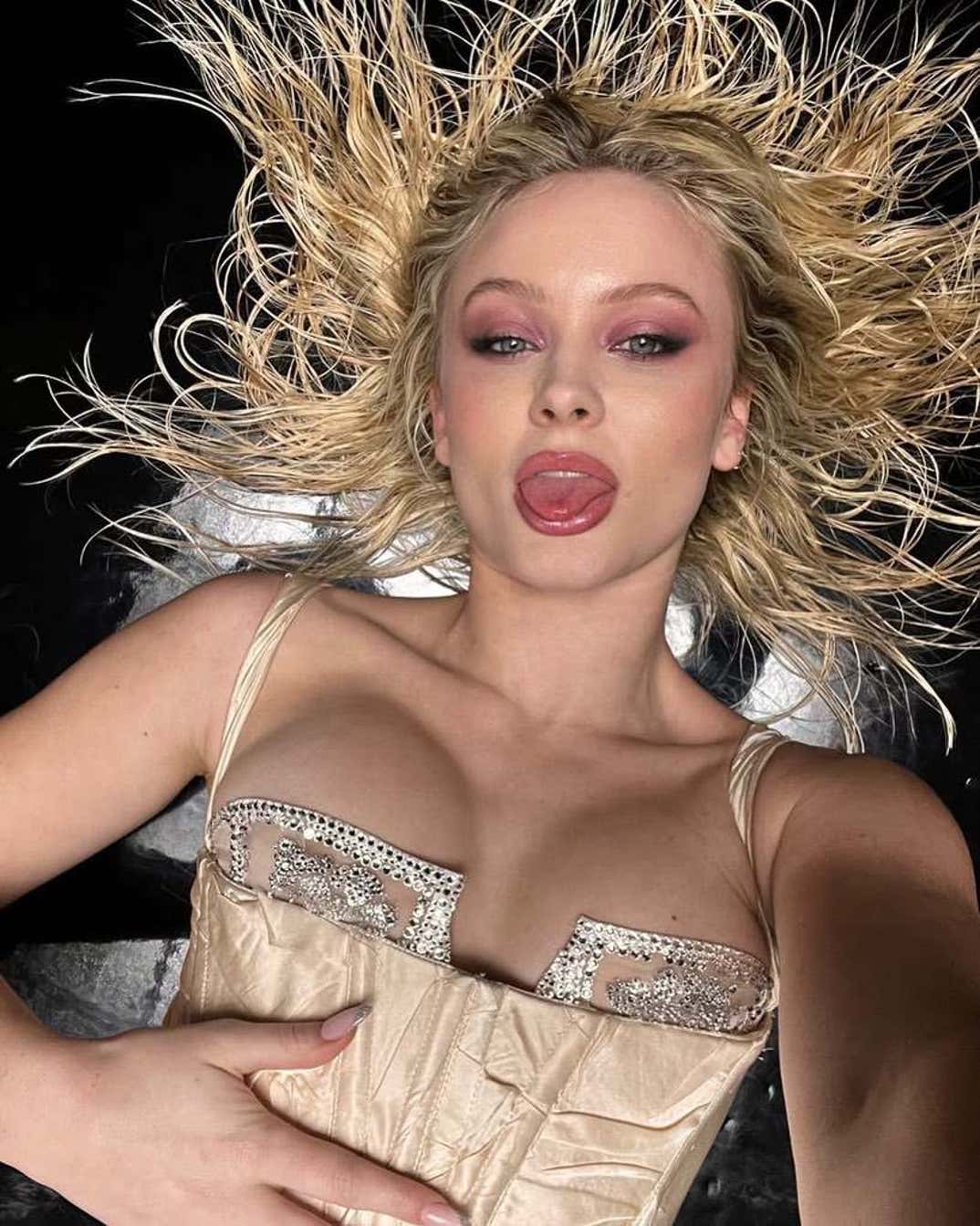 Zara Larsson Hot Shots 3