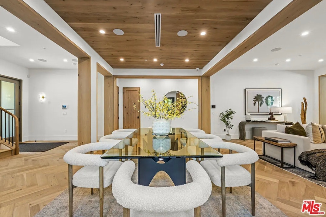 Peta Murgatroyd and Maks Chmerkovskiy Lists L.A. Home For Rent 17