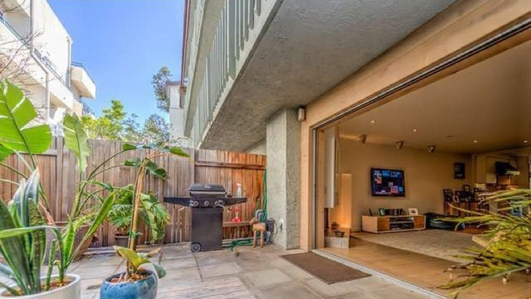 Chris Hemsworth's Santa Monica Home Sold!