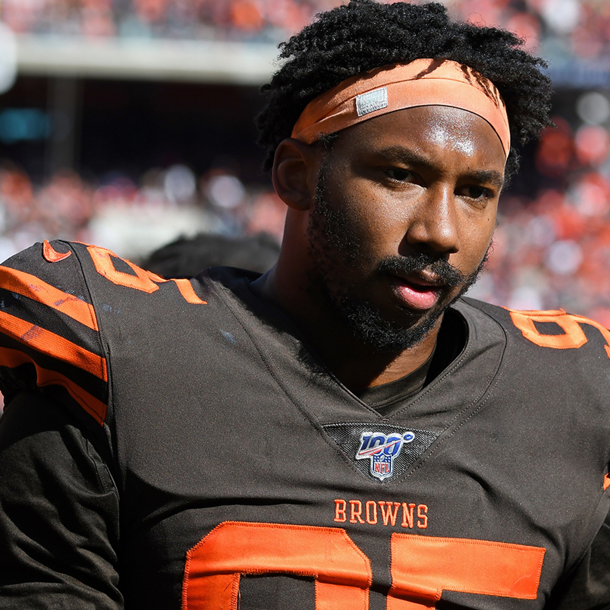 WATCH: Myles Garrett loses cool, hits Steelers QB with helmet in