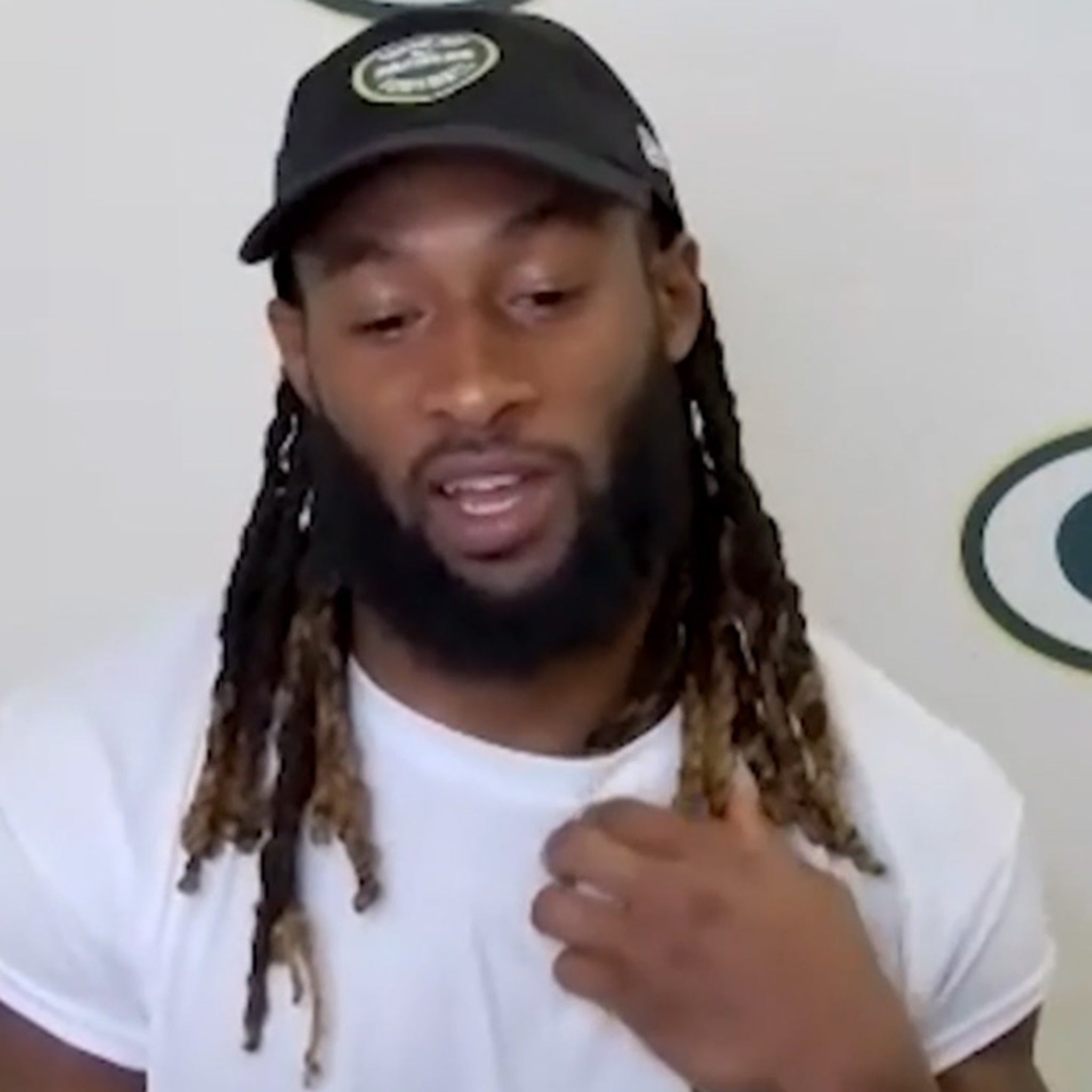 Aaron Jones adds pocket on jersey to secure dad's ashes during games