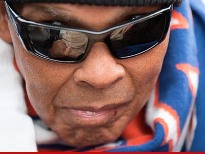 1220-muhammed-ali-01