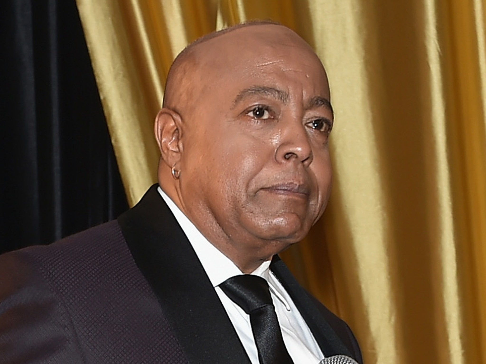 Singer Peabo Bryson Hospitalized After Suffering Heart Attack