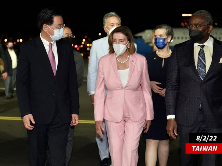 0802 Nancy Pelosi  taiwanese Foreign Minister getty 4