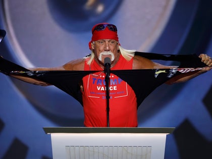 Hulk Hogan Giving Speech And Ripping His Shirt Off At The Reublican National Convention 0