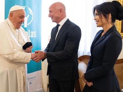 jeff bezos lauren sanchez pope francis