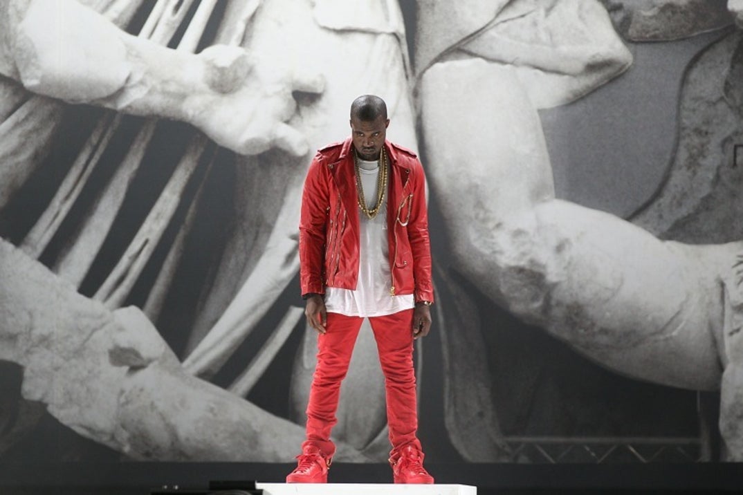 1027_kanye_performance_photos_12