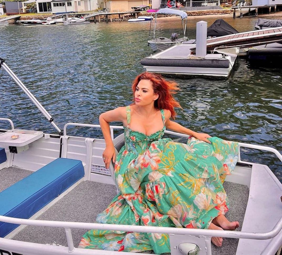 0304 Eva Mendes Hot Shots 0