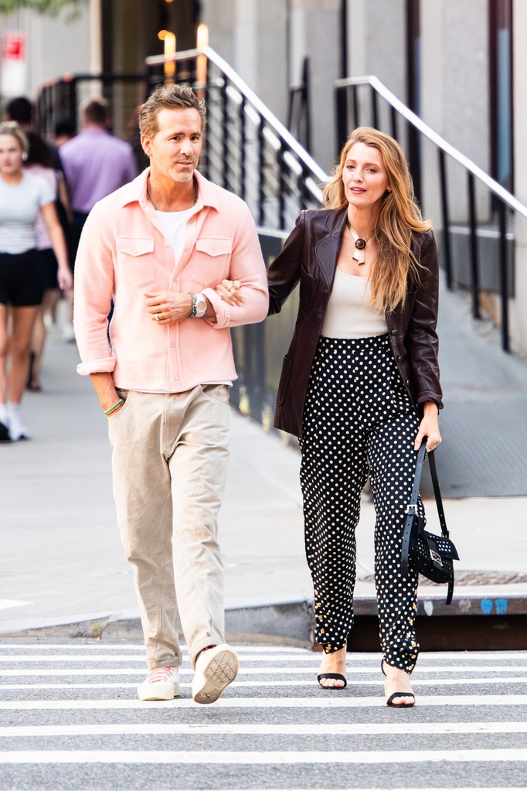 Blake Lively Ryan Reynolds PDA NYC 1