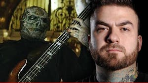 Slipknot Bassist Rushed to Hospital During Concert